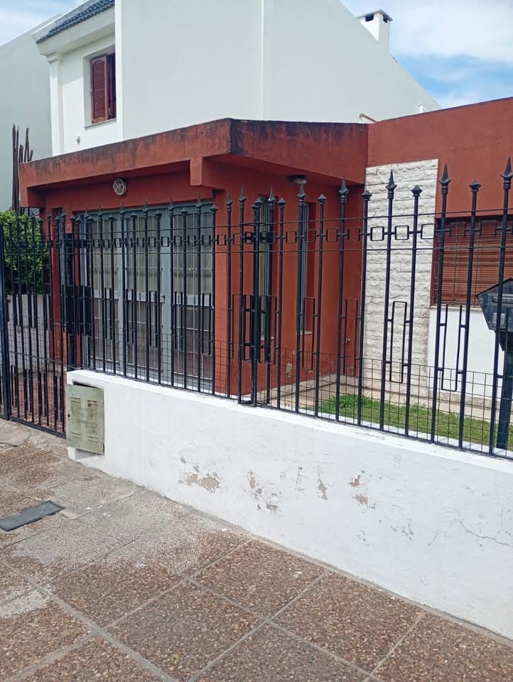 Casa de 2 dormitorios + departamento independiente en Residencial Vélez Sarsfield, foto 2