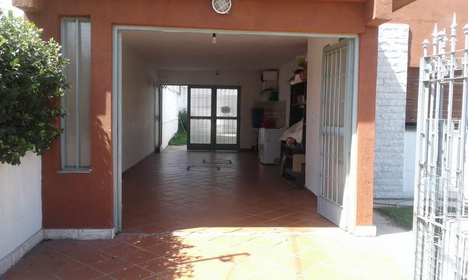 Casa de 2 dormitorios + departamento independiente en Residencial Vélez Sarsfield, foto 3