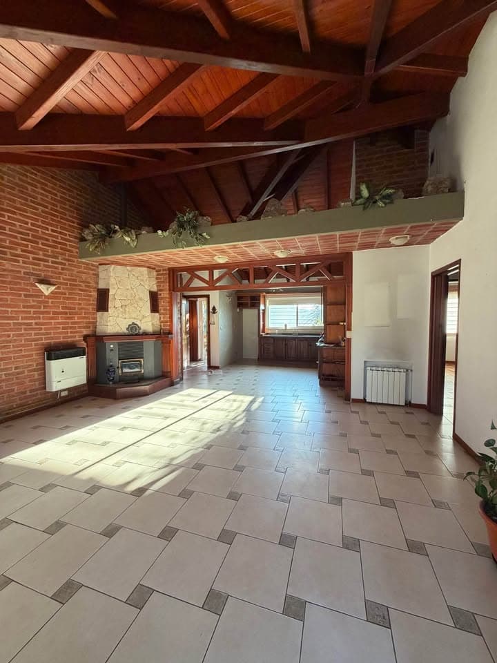 Casa de 4 dormitorios en Villa Edén con pileta, quincho y vista a las sierras, foto 5