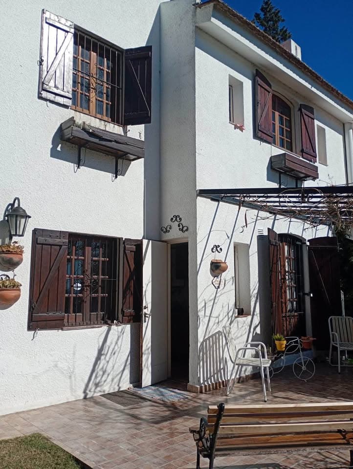 Casa de 4 dormitorios con vista panorámica en Costa Azul