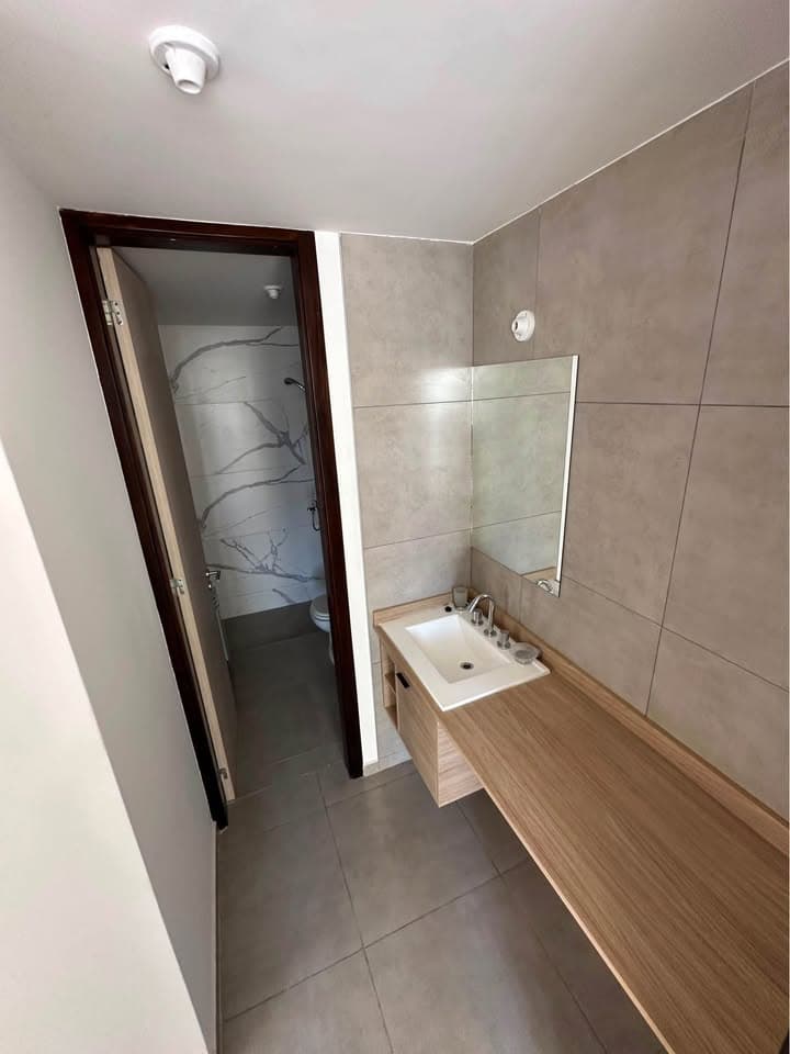 Departamento de 1 dormitorio sobre Av. Libertad con pileta y SUM, foto 5