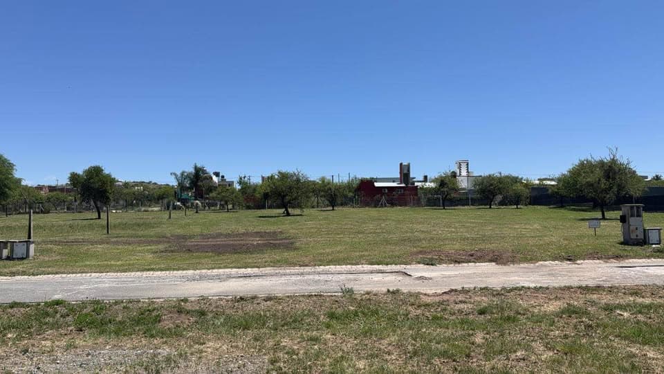 Lote de 1.400 m² en barrio privado La Arbolada, foto 3