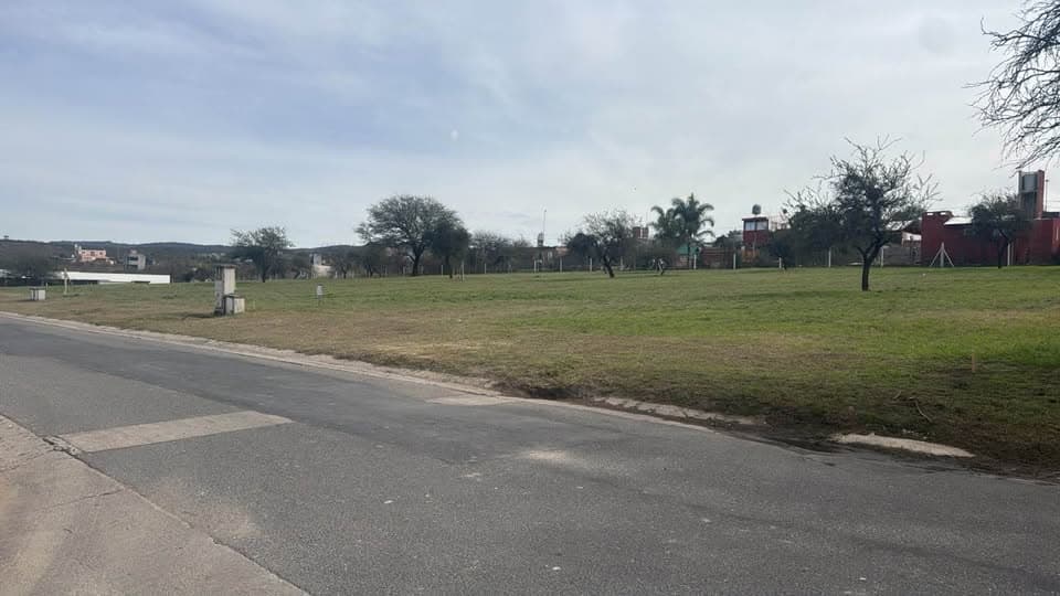 Lote de 1.400 m² en barrio privado La Arbolada, foto 4