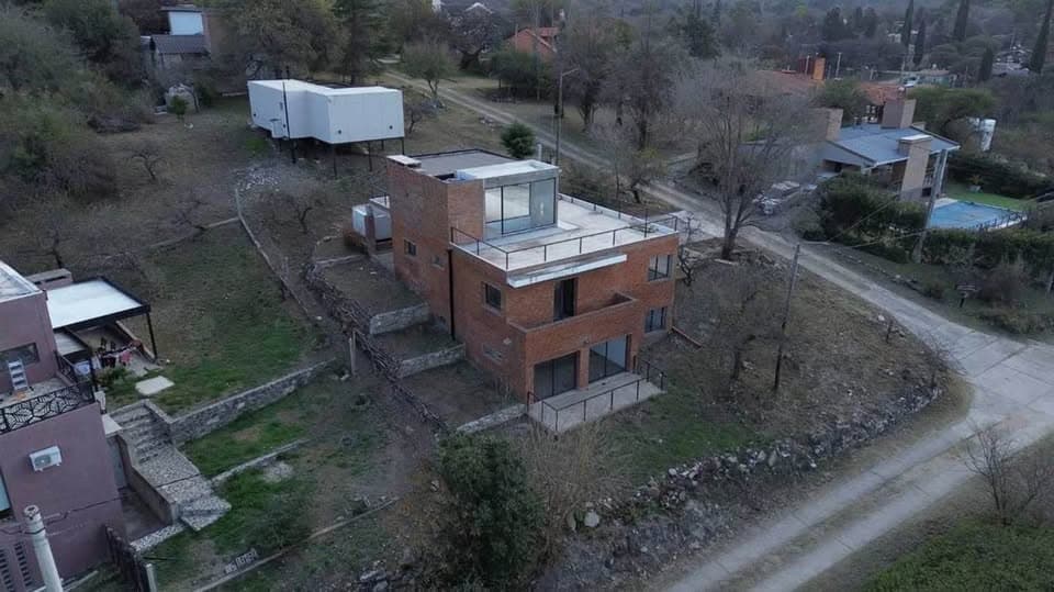 Casa a estrenar en barrio cerrado Los Aromitos, con pileta y vistas, foto 2